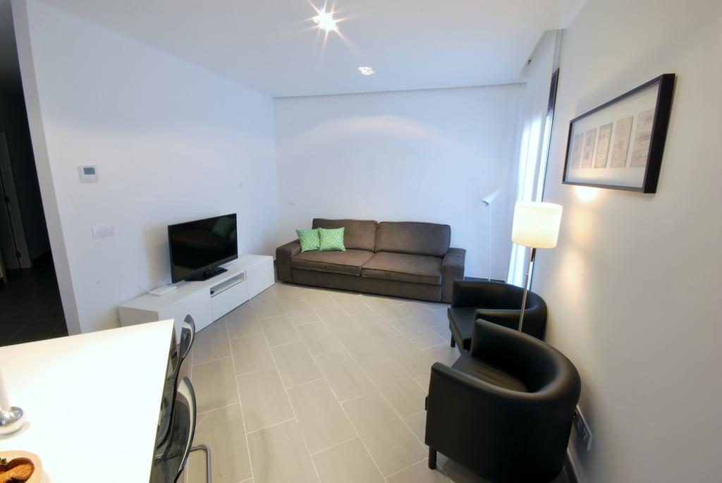 Gran Via Sdb Apartman Barcelona Kültér fotó